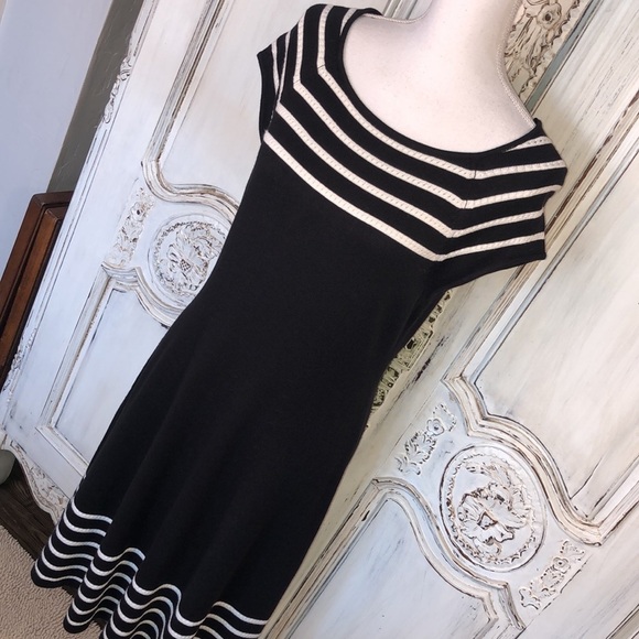 Eliza J Lovely Black and White Fit and Flair Sweater Dress Size Medium - Picture 4 of 12